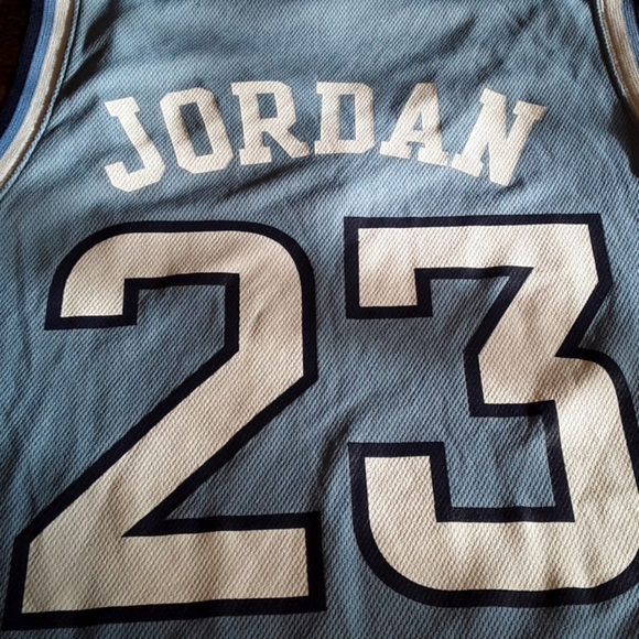 Michael Jordan Jersey - Picture 4 of 5